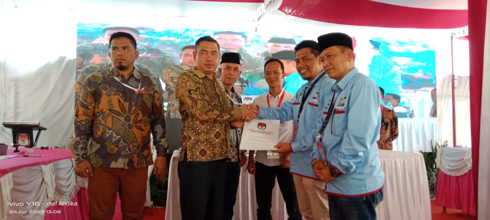 KPU Empat Lawang,Umumkan Hasil PSU,Pasangan Calon 02 Unggul