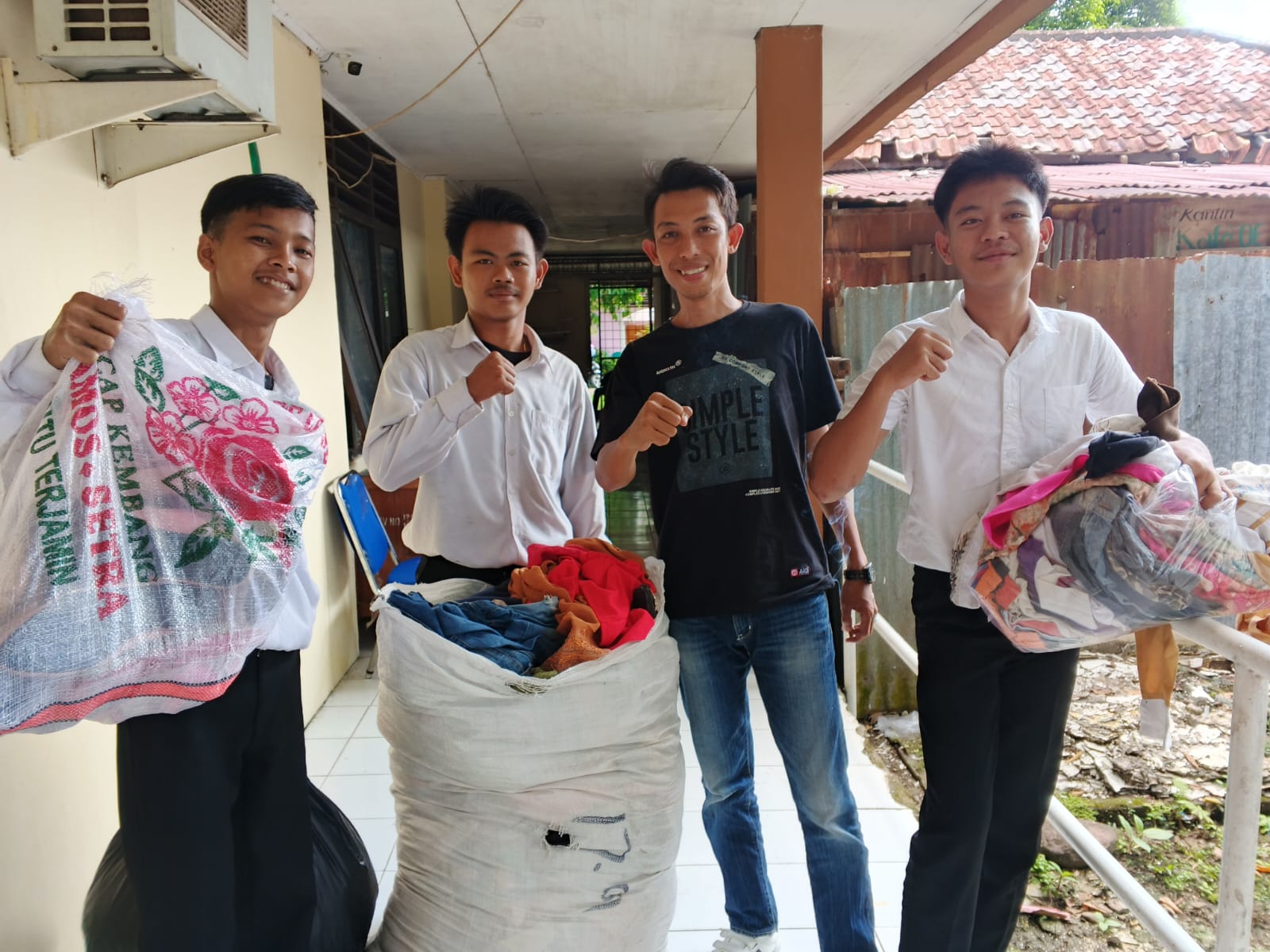 Karang Taruna dan TKSK Barat 1 Berkolaborasi,Kumpulkan Donasi Pakaian Layak Pakai