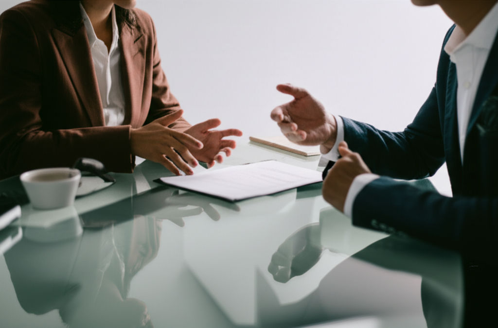 Protect your business & thrive! Our guide helps you find the perfect business lawyer to navigate legal challenges, ensure compliance, and secure your success.