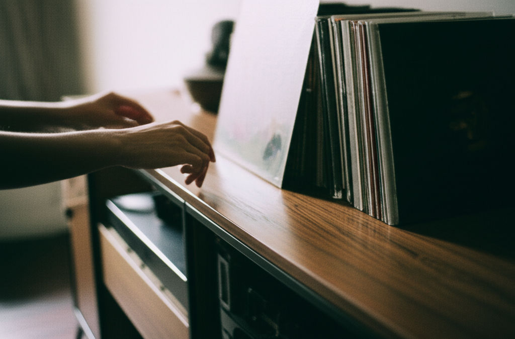 Transform your living room! Discover how modern entertainment wall units banish clutter, elevate style, and optimize space for a sleek, organized home.
