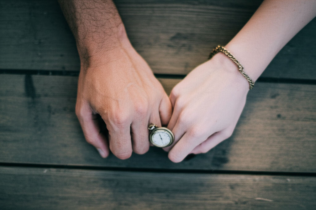 Your ultimate guide to time travel fashion! Learn how to dress to impress and blend into any historical era for a flawless temporal excursion.