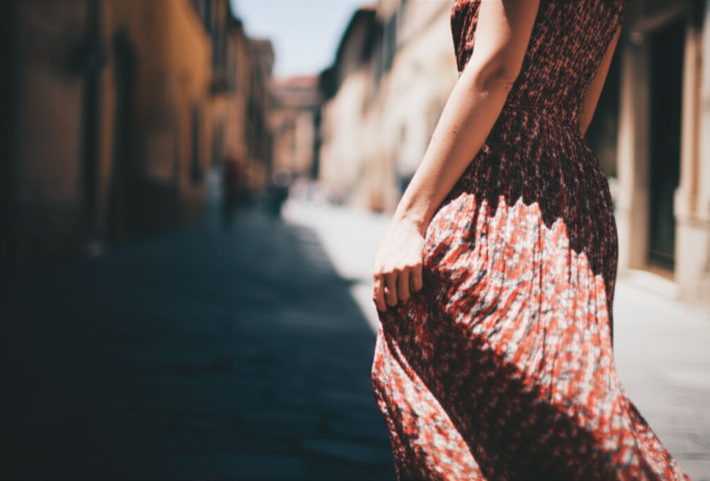 Master light packing & effortless style! Discover why the versatile travel dress is your ultimate hack for comfortable, chic adventures.