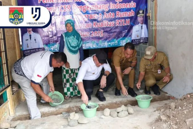 Wali Kota Lubuk Linggau Letakkan Batu Pertama Program Bantuan RTLH Tahun 2025