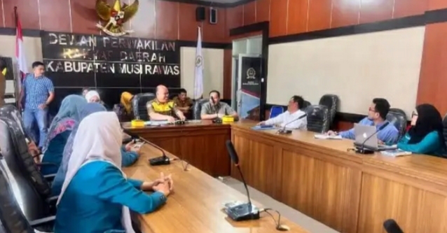 DPRD Mura Dorong UNMURA Jadi Universitas Negeri